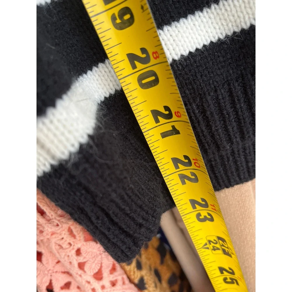 Black White Striped Nautical Preppy Knit Sweater Crew Neck M - Picture 7 of 7